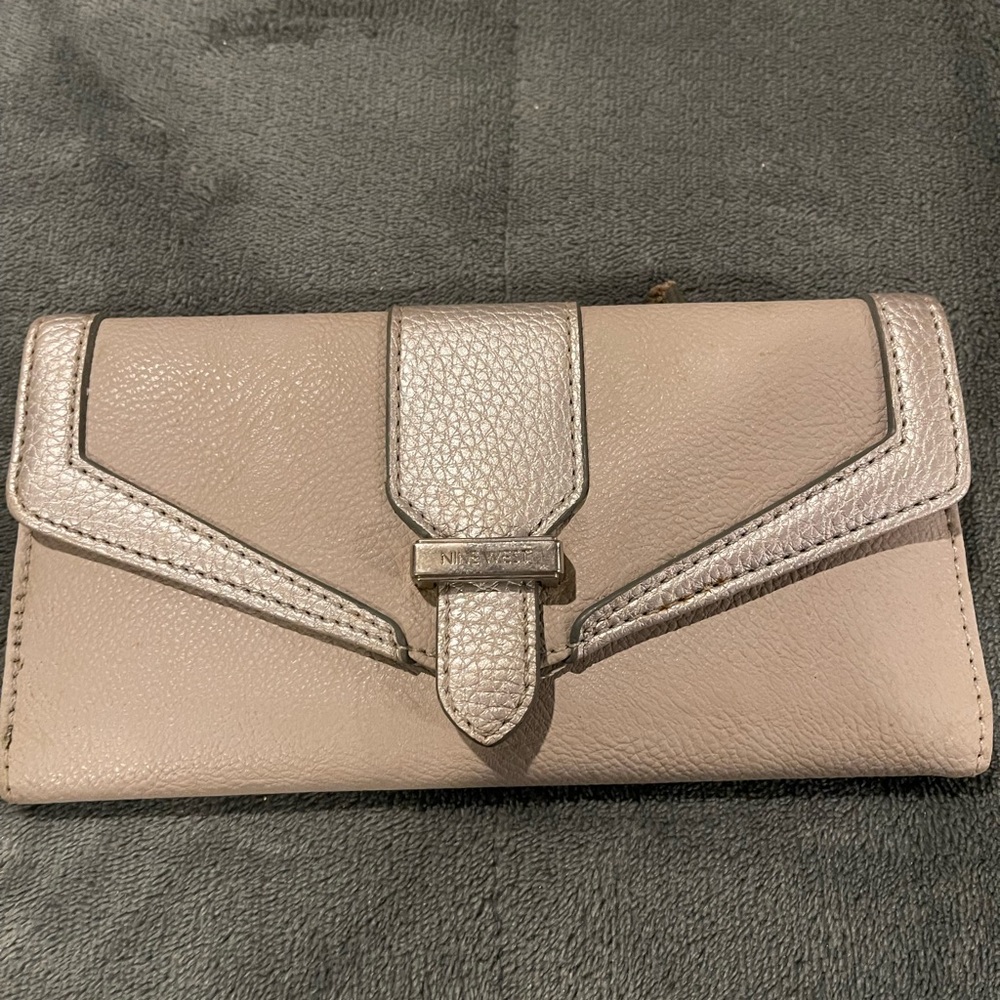 Small Nine West wallet